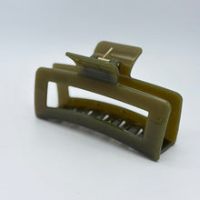 Load image into Gallery viewer, Clutch XL
